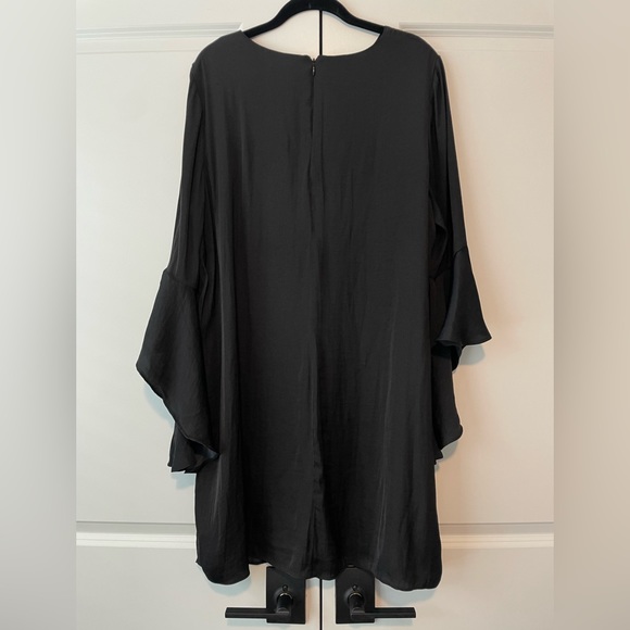 Who What Wear Ruffle Bell Sleeve Dress ax XXL in Black - Picture 3 of 7